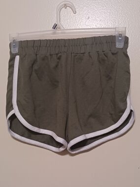 Love Love Love Women’s Olive Green Contrast-Trim Running Shorts Medium A-37